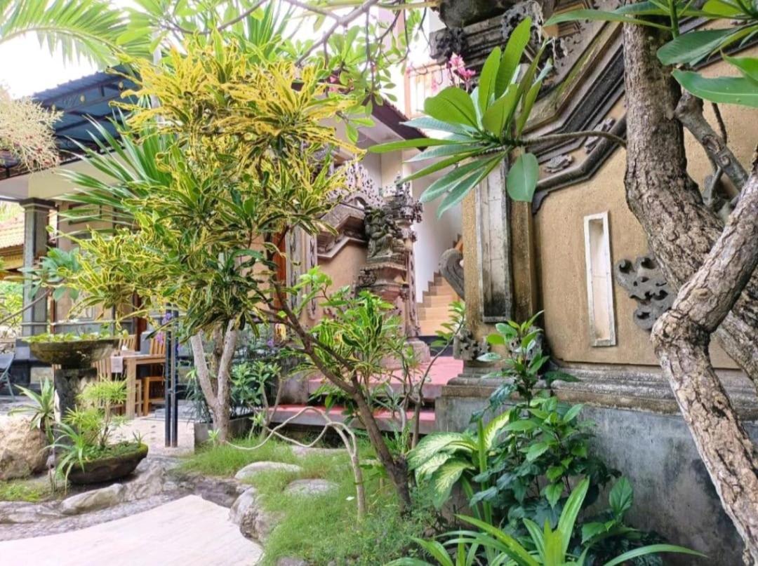 Green Palace Homestay Batununggul Bagian luar foto