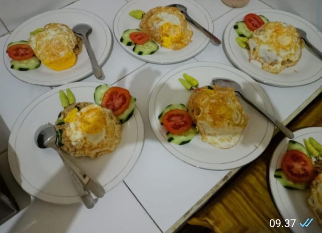 Green Palace Homestay Batununggul Bagian luar foto