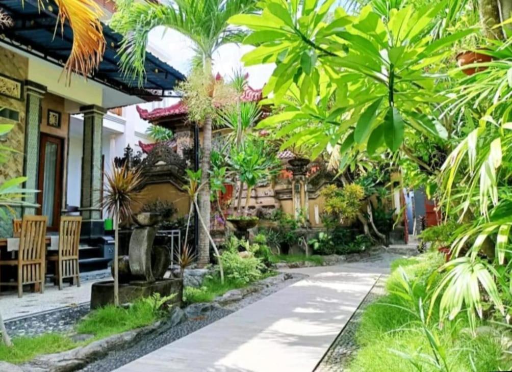 Green Palace Homestay Batununggul Bagian luar foto