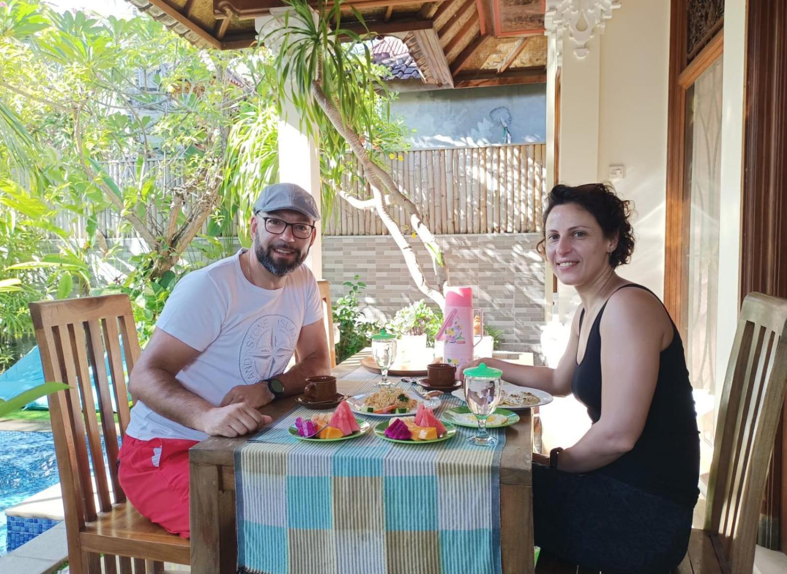 Green Palace Homestay Batununggul Bagian luar foto
