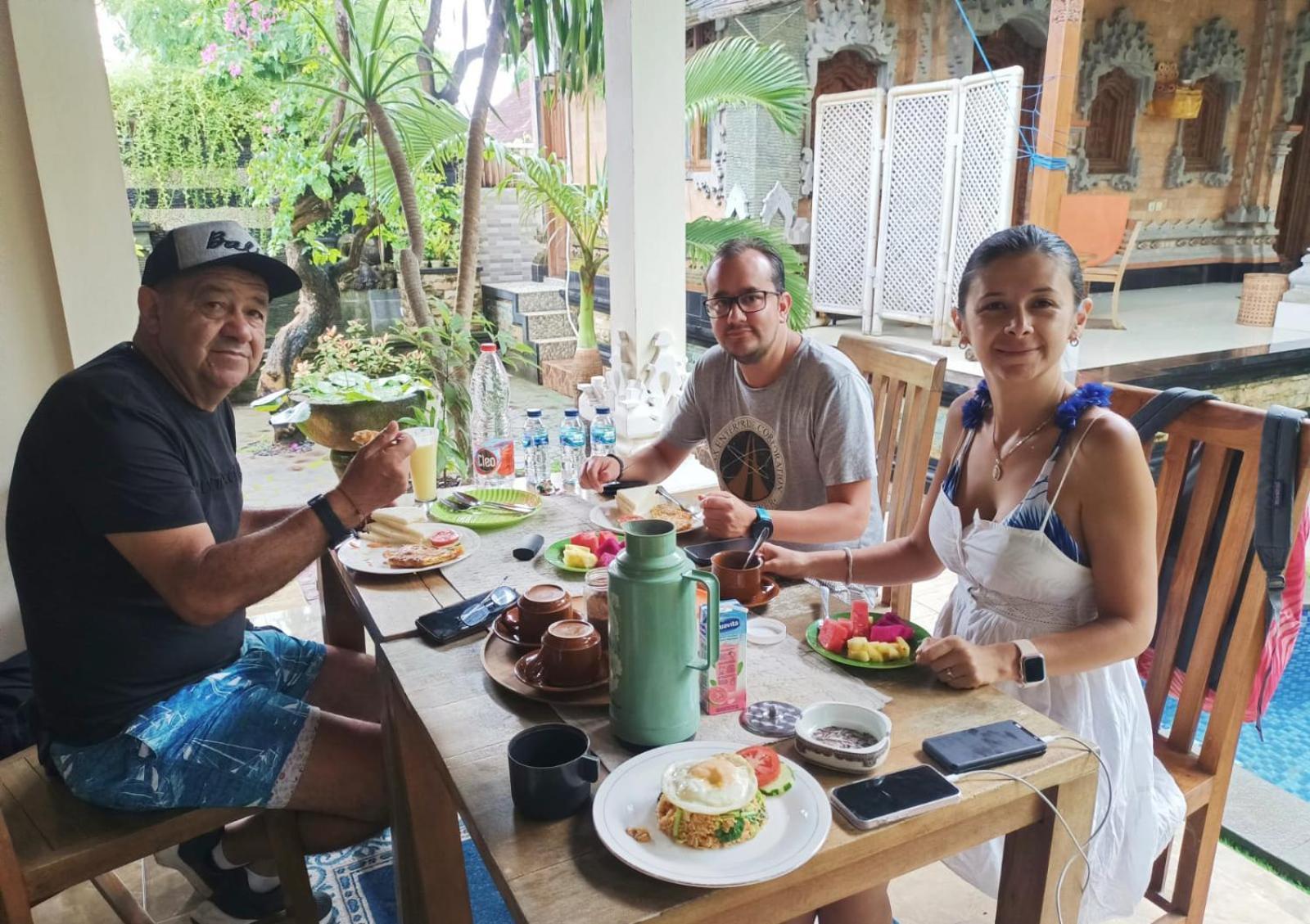 Green Palace Homestay Batununggul Bagian luar foto
