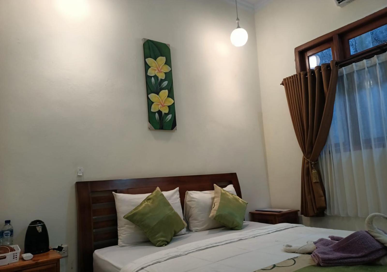 Green Palace Homestay Batununggul Bagian luar foto