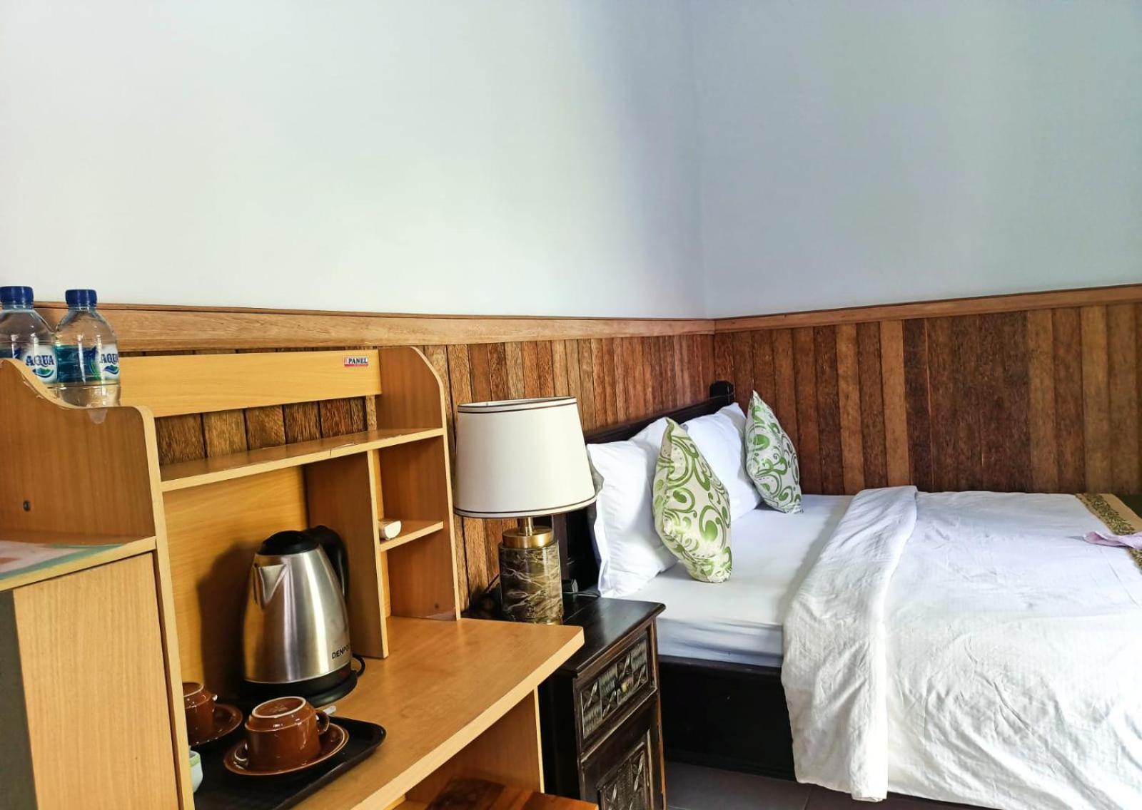 Green Palace Homestay Batununggul Bagian luar foto