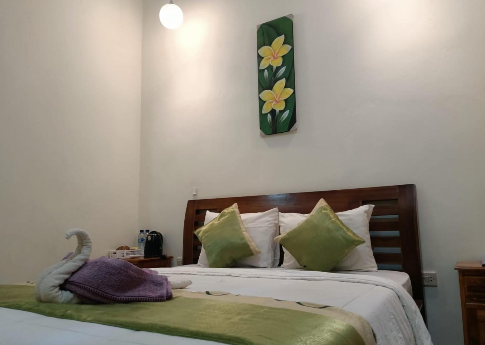 Green Palace Homestay Batununggul Bagian luar foto