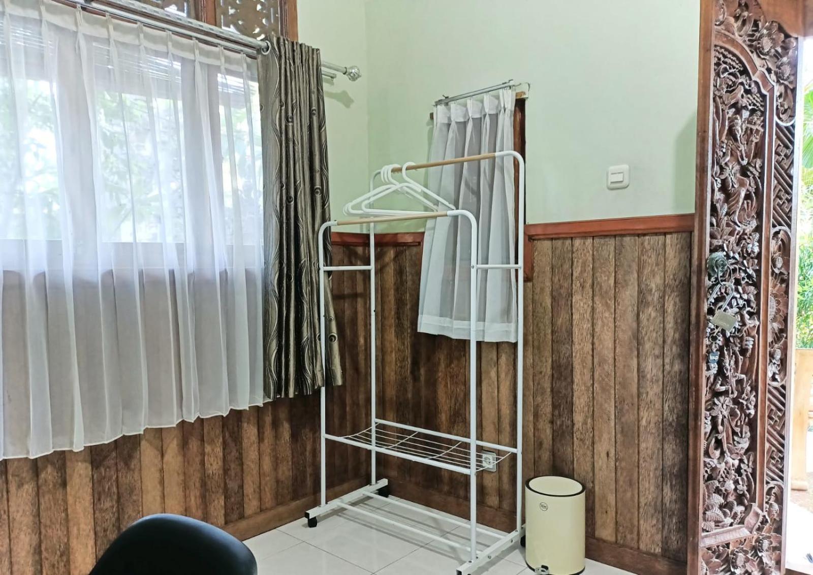 Green Palace Homestay Batununggul Bagian luar foto